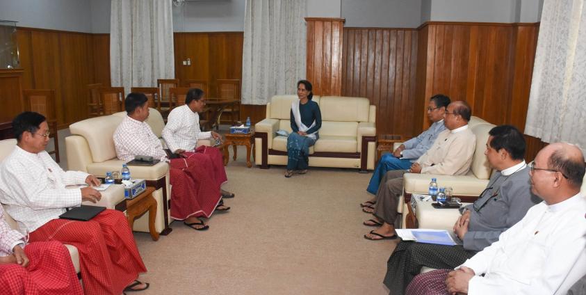 နိုင်ငံတော်၏အတိုင်ပင်ခံပုဂ္ဂိုလ်နှင့် မွန်ပြည်သစ်ပါတီတွေ့ဆုံပွဲ ( ဓါတ်ပုံ - နိုင်ငံတော်အတိုင်ပင်ခံရုံး)