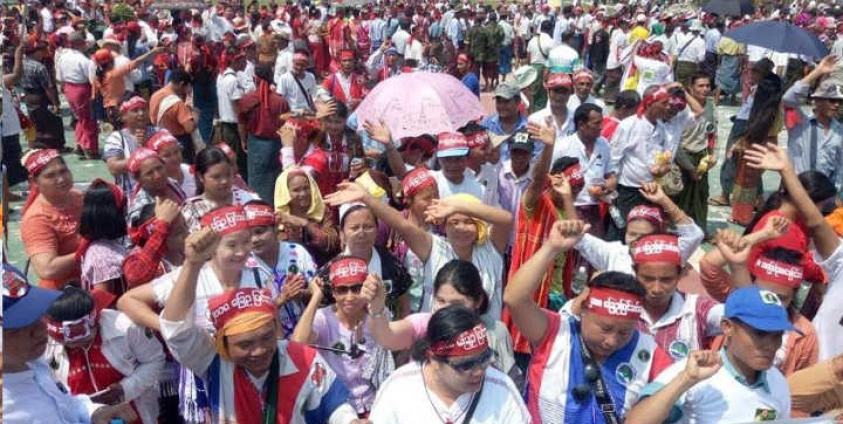 မော်လမြိုင်တွင် ၂၀၀၈ အခြေခံဥပဒေပြင်ဆင်ရေးထောက်ခံပွဲ ကျင်းပစဉ်(MNA)