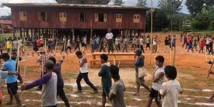 PNO မှ စစ်သင်တန်းပေးနေပုံ