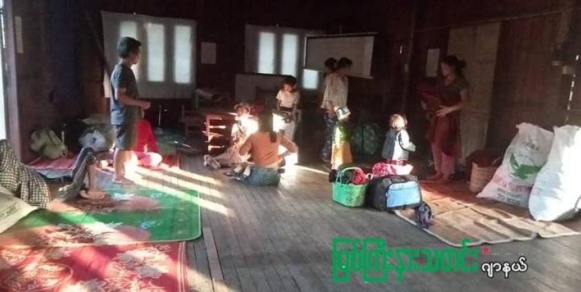 တိုက်ပွဲကြောင့် စစ်ဘေးရှောင်လာကြသည့် ဒေသခံများ။