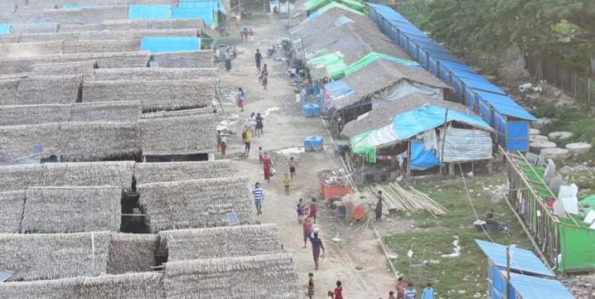 ရခိုင်ရှိ စစ်ဘေးရှောင်စခန်းတစ်ခုအား တွေ့ရစဉ်။