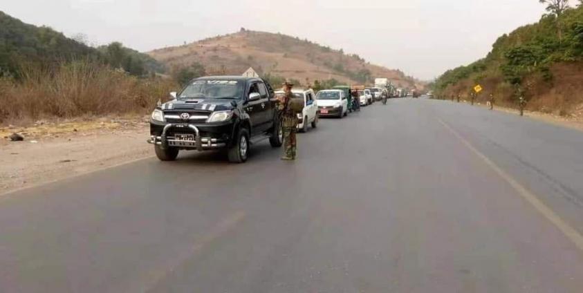 TNLA ဆက်ကြေးကောက်နေတဲ့ပုံ