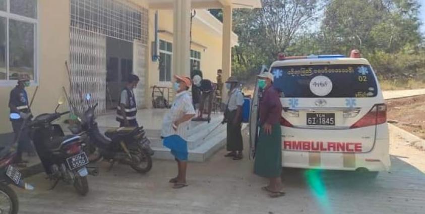 ကိုဗစ်အတည်ပြု လူနာများကို ဆေးဝါးကုသမှုခံယူရန် ပို့ဆောင်နေစဉ်