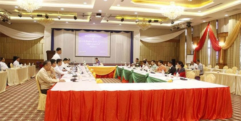 Myanmar State counsellor Aung San Suu Kyi and committee at a meeting for the 21st Century Panglong Peace Conference in Nay Pyi Taw on 5 July 2016. Photo: Min Min/Mizzima