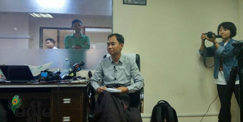 Myanmar Now Chief Reporter Swe Win speaks to journalists at a press conference held in the Myanmar Now office in Yangon. Photo: Mizzima