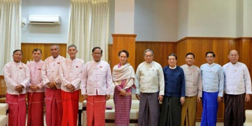 A group photo includes DASSK, government officials and Nai Hongsa along with leaders from NMSP (NRPC)