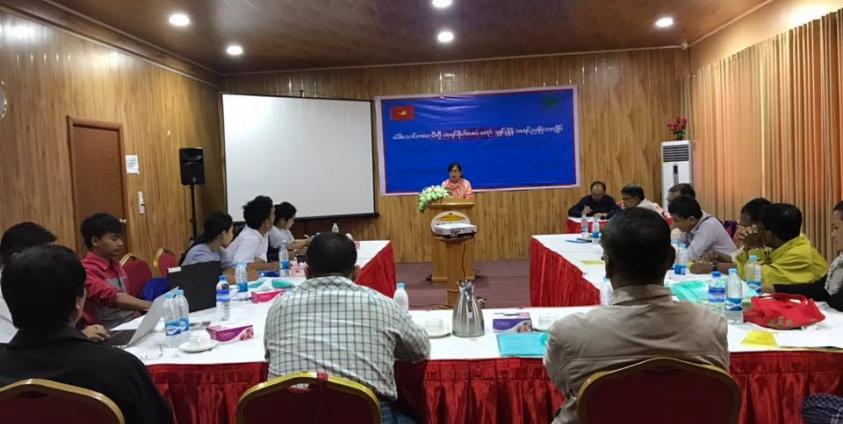 Photo- မွန်အမျိုးသမီးခေါင်းဆောင်တစ်ဦး တက်ရောက်ဆွေးနွေးစဉ်(Hong Sa)