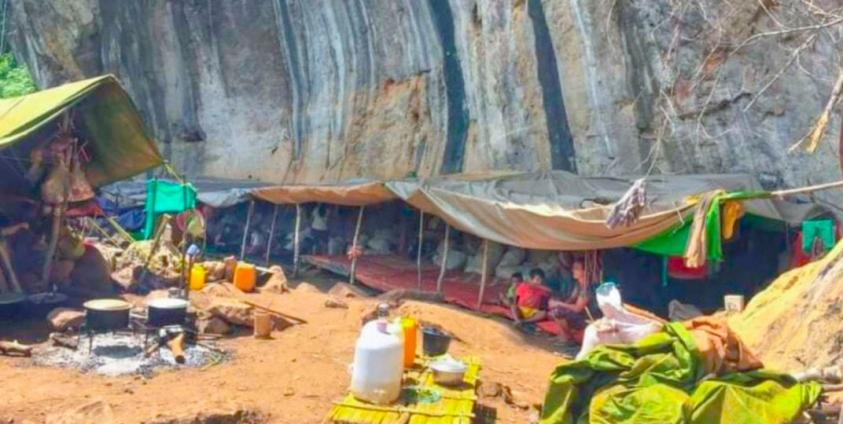 ဓာတ်ပုံ - ကရင်နီပြည်စစ်ဘေးရှောင်ကူညီစောင့်ရှောက်ရေးကွန်ရက်