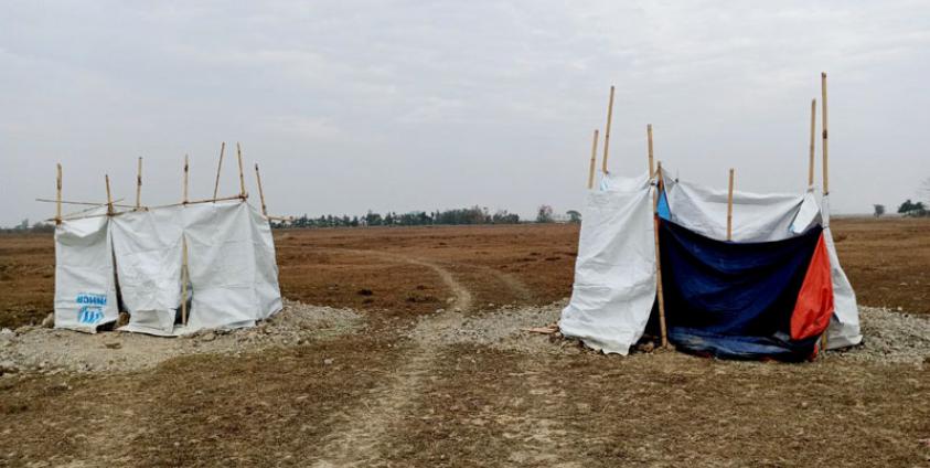 သရက်အုပ်စစ်ရှောင်စခန်းအတွင်း စစ်ဘေးရှောင်များအား တွေ့ရစဉ်။/ ဓာတ်ပုံ - DMG