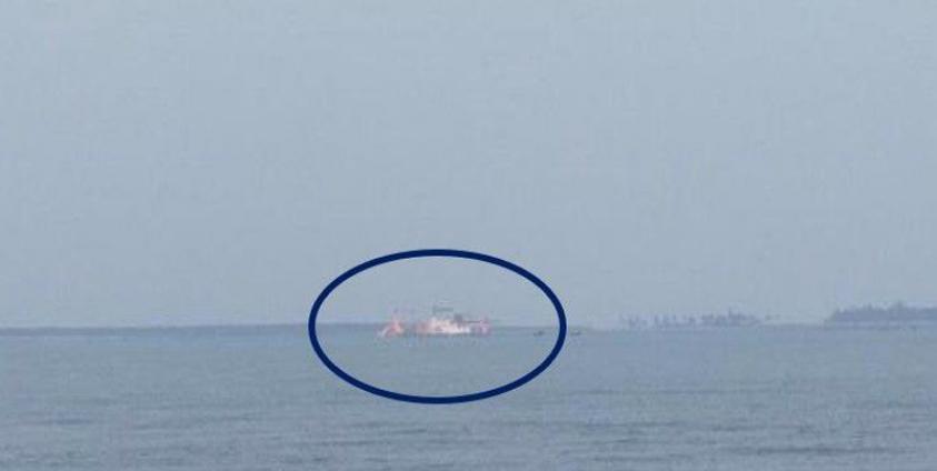 နတ်မြစ်ဝတွင် ဘင်္ဂလားဒေ့ရှ်က သောင်တူးနေခြင်းကို ရခိုင်နေ့စဉ်မှ ထုတ်ပြန်ထားသော ဓာတ်ပုံ။