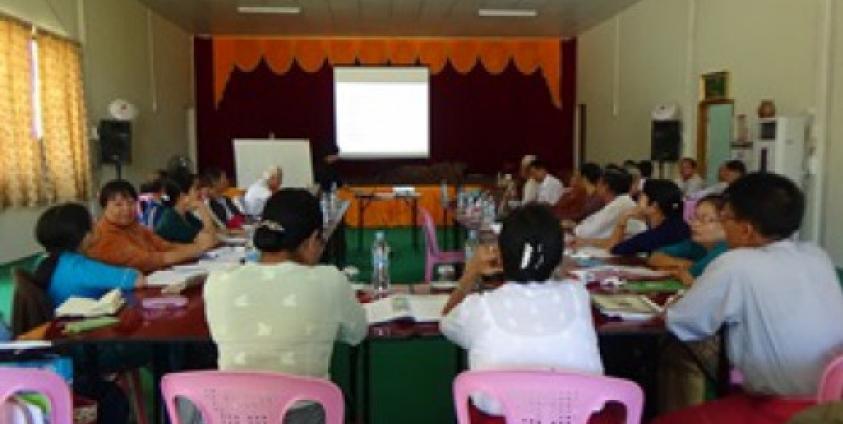 Delegates Discuss the Mon Language Curriculum