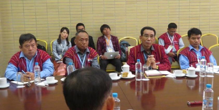 ဇူလိုင်လ ၁၂ ရက်နေ့က ကေအဲန်ပီပီနှင့် ငြိမ်းချမ်းရေးကော်မရှင်တို့ အလွှတ်သဘောတွေ့ဆုံဆွေးနွေးခဲ့စဉ်(ဓါတ်ပုံ-ငြိမ်းချမ်းရေးကော်မရှင်)