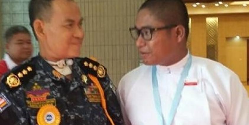 ALP Deputy Information Officer Khaing Myo Tun (right)