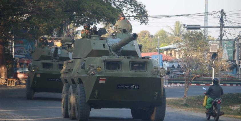 ပုံဟောင်းအသုံးပြုထားပါသည်။