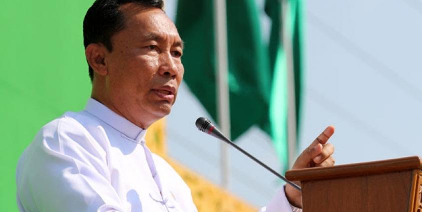 ပဲခူးတိုင်းဒေသကြီးတွင်  ပြီးခဲ့သည့်နှစ် ဒီဇင်ဘာလက ပြုလုပ်သည့် ပြည်ထောင်စုကြံ့ခိုင်ရေးနှင့် ဖွံ့ဖြိုးရေးပါတီ တောင်သူ လယ်သမားရေးရာ လူထုတွေ့ဆုံပွဲကို တက်ရောက်လာသည့် ပါတီ ဥက္ကဌ သူရဦးရွှေမန်း။ (ဓာတ်ပုံ - မဇ္စျိမ )