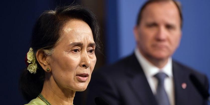 Sweden's Prime minister Stefan Lofven (R) and Myanmar's State Counsellor Aung San Suu Kyi (L) during a press conference after their meeting at the Rosenbad in Stockholm, Sweden, 12 June 2017. Photo: EPA
