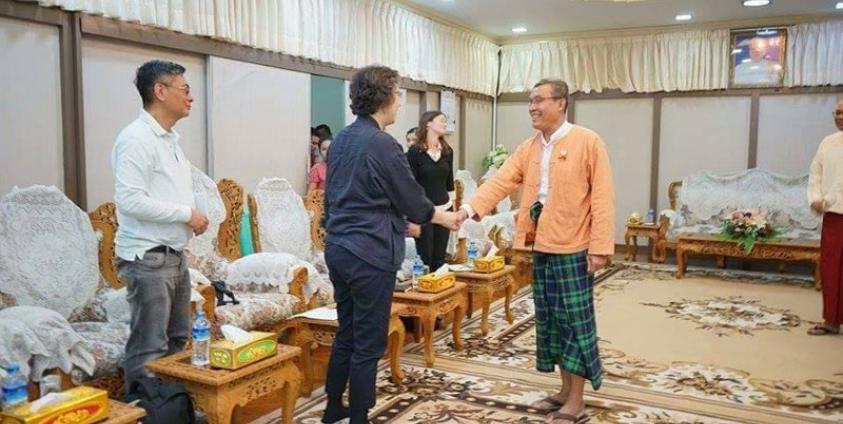 ဓာတ်ပုံ-ရခိုင်ဝန်ကြီးချုပ်ဦးညီပုဖေ့ဘုတ်