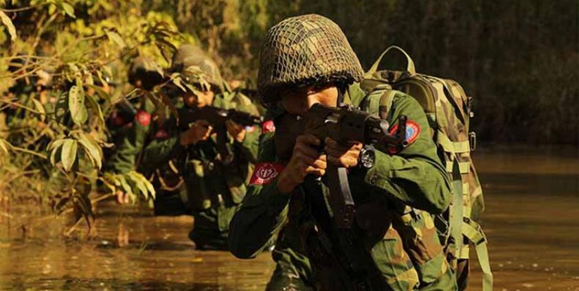 ဓာတ်ပုံ - AA