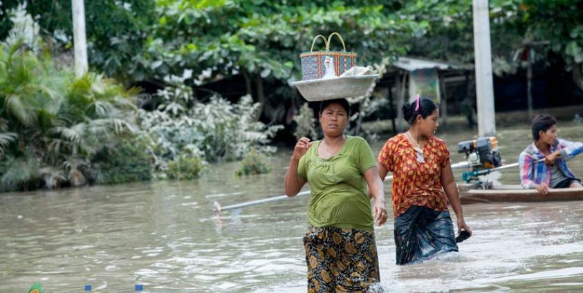 Flood victims in Kalaymyo, Sagaing Region in 2015. Photo: Hong Sar/Mizzima