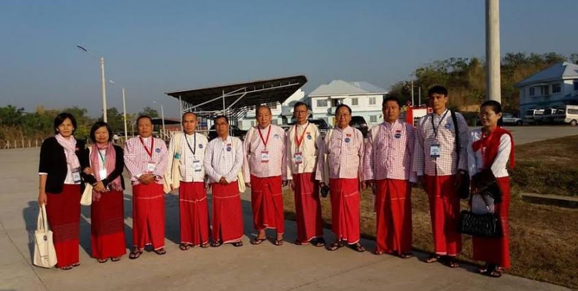 ပြည်တွင်းမွန် ၃ ပါတီခေါင်းဆောင်များနှင့် မွန် CSO တို့အမှတ်တရဓါတ်ပုံ(Banya Aung Moe)