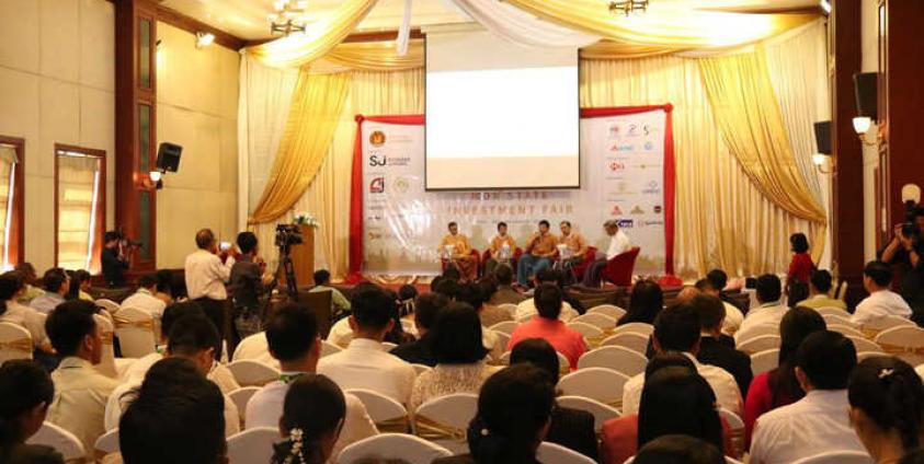 Photo- မွန်ပြည်နယ်ရင်းနှီးမြှုပ်နှံမှုပြပွဲ ၂၀၁၉ တွင်မွန်ပြည်နယ် အစိုးရအဖွဲ့ဝင် ဝန်ကြီးများ၏ Penal Discussion အစီအစဉ် (Mon State Government Office)