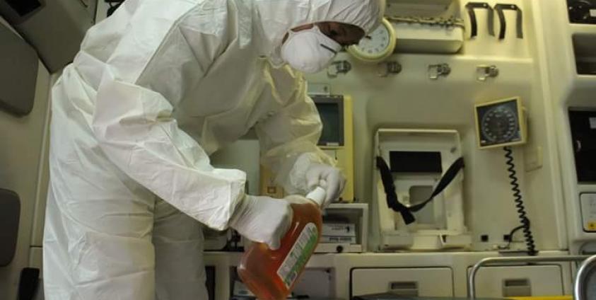 အရေးပေါ်လူနာတင်ကား ပိုးသတ်ဆေးဖြန်း(photo: MNA)