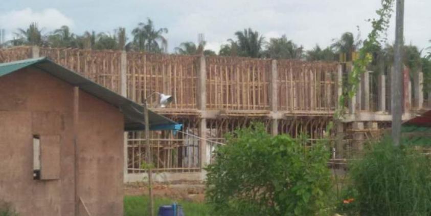 လွှတ်တော်မှ ရပ်ဆိုင်းရန် ဆုံးဖြတ်လိုက်သော ဆောက်လုပ်စ အဆင့်မြင့်အစိုးရဧည့်ရိပ်သာ ဆောက်လုပ်မှုမြင်ကွင်း - ဓါတ်ပုံ – ပွင့်သစ်မွန်