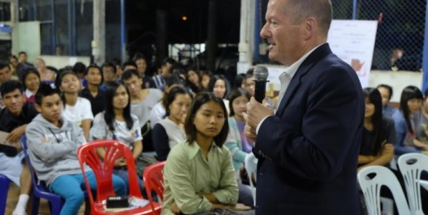 Shai Reshef, President of UoPeople, talking to attendees at Wednesday’s event (Photo: UoPeople)