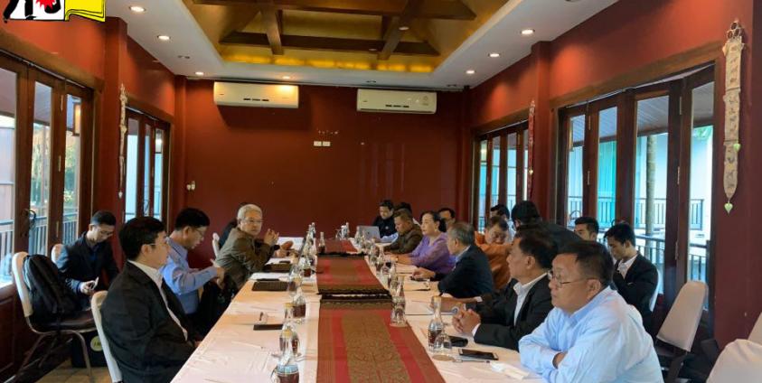 Photo SHAN-အစိုးရ၏ ငြိမ်းချမ်းရေးကိုယ်စားလှယ်များနှင့် NCA ထိုး တိုင်းရင်းသား ၁၀ ဖွဲ့ကိုယ်စားလှယ်များ နို၀င်ဘာလ ၂၀ ရက် ၂၀၁၉ ထိုင်းနိုင်ငံချင်းမိုင်မြို့တွင်တွေ့ဆုံဆွေးနွေးကြစဉ်