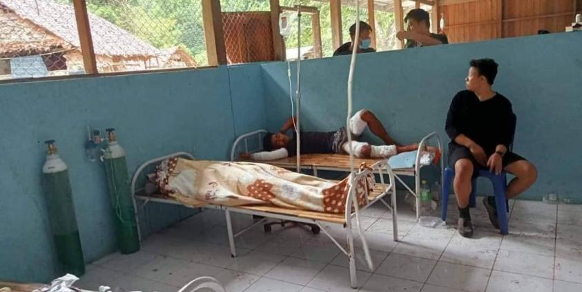 ဗုံးကြဲတိုက်ခိုက်ခံမှုကြောင့် သေဆုံးသွားရသည့် AA တပ်ဖွဲ့ဝင်အချို့နှင့် ထိခိုက်ဒဏ်ရာရရှိသွားသူများ။