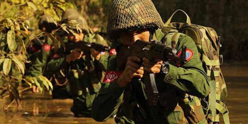 ပုံ - AA တပ်ဖွဲ့ဝင်များကိုတွေ့ရစဉ် (ပုံ- AA Info)