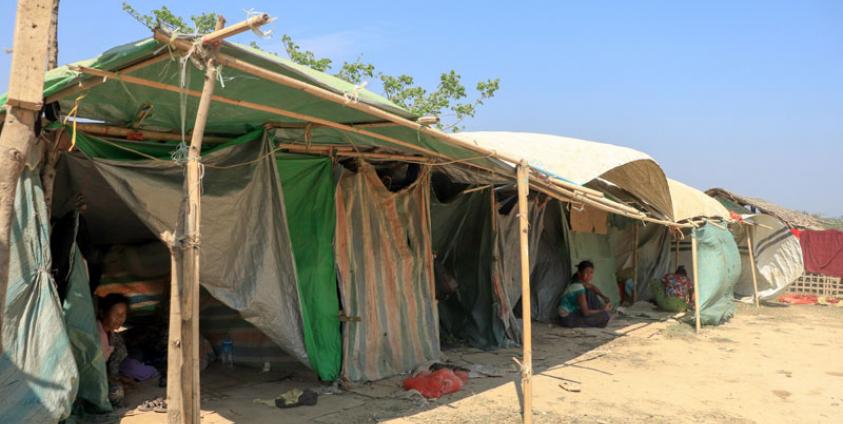 Arakan State IDPs fret as unseasonal rains expected