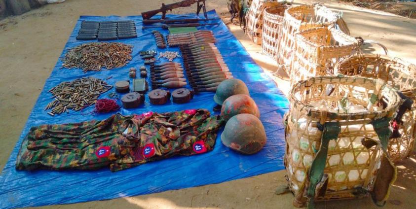 တိုက်ပွဲတွင် သိမ်းဆည်ရမိသည့် လက်နက်များအား AA ထုတ်ပြန်။ ဓာတ်ပုံ - AA