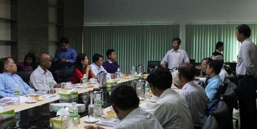 Meeting between Mon Hluttaw representatives and MCL officials (Photo: MNA)