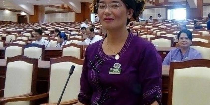 သျှမ်းတိုင်းရင်းသားများ ဒီမိုကရက်တစ်ပါတီ၏ လွှတ်တော်ကိုယ်စားလှယ် ဒေါ်နန်းဝါနု