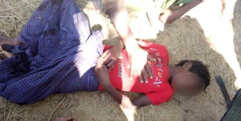 ပုံစာ -  ကျောင်းသား(၄)ဦးသေဆုံးကာ (၆)ဒဏ်ရာရရှိမှုဖြစ်စဉ်သည် AA ထောင်ထားသည့်မိုင်းပေါက်ကွဲမှုကြောင့် ဖြစ်သည်ဟု တပ်မတော်ကထုတ်ပြန်သော်လည်း ဒဏ်ရာရကျောင်းဆရာကမူ လက်နက်ကြီးကျည်ကျရောက် ပေါက်ကွဲမှုကြောင့်ဖြစ်သည်ဟု ပြောသည်။