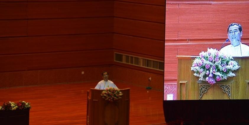 MNP General Secretary Nai Layae Tama delivering a speech at Union Peace Conference (Photo: Ko Thu)