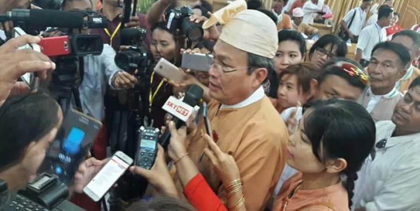 Mon State Chief Minister Dr. Aye Zan meeting with reporters (Photo: Internet)