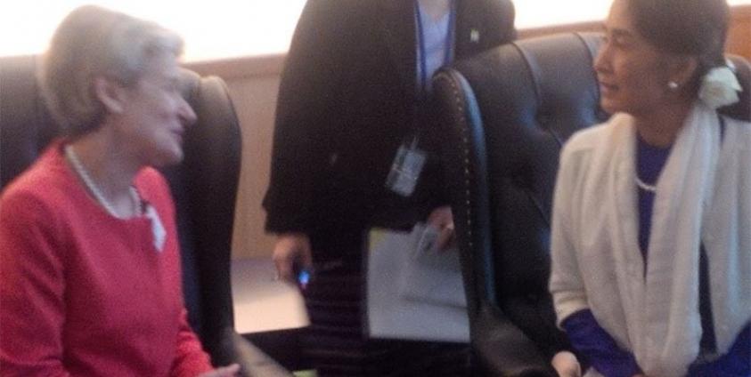 UNESCO Director-General Irina Bokova (left) meets with Myanmar State Counsellor and Foreign Minister Aung San Suu Kyi. Photo: Irina Bokova via twitter