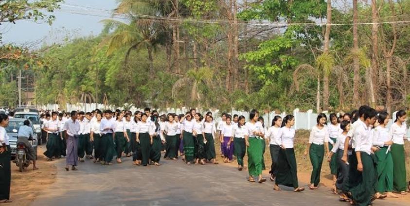  တက္ကသိုလ်ဝင်တန်းကျောင်းသား၊ ကျောင်းသူများ (မွန်ထော)