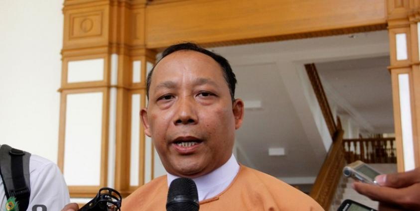 မန္တလေးတိုင်း၊ အောင်မြေသာဇံမဲဆန္ဒနယ်မှ ပြည်သူ့လွှတ်တော်အမတ် ဒေါက်တာလှမိုး(ဓာတ်ပုံ- မင်းမင်း/မဇ္ဈိမ)