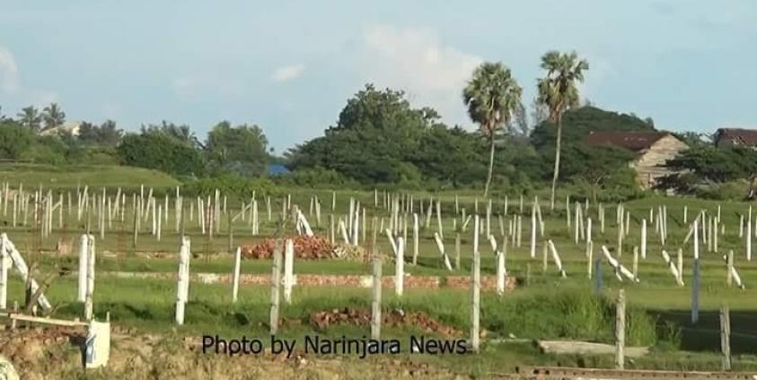 သိမ်းဆည်းထားသော မြေများကို သူပိုင်ကိုယ်ပိုင် အကွက်ရိုက်ထားကြပုံ/ ဓါတ်ပုံ- နောင်ခိုင်အောင်