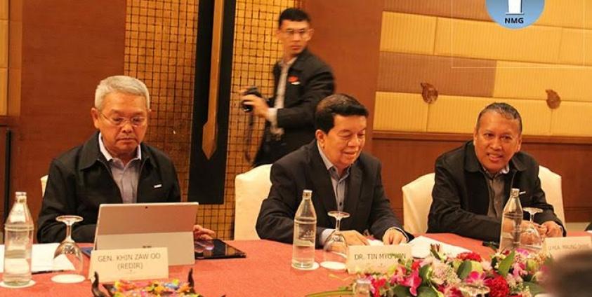 Government representatives at meeting in Chiang Mai. (l to r retired General Khin Zaw Oo, Dr Tin Myo Win and U Hla Maung Shwe)