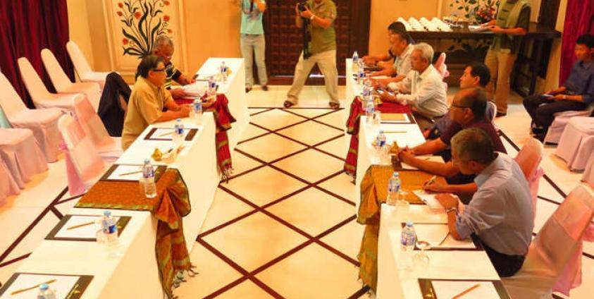 ဓာတ်ပုံ - ဖနိဒါ