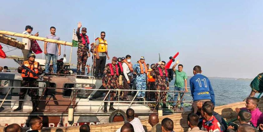 ဘင်္ဂလားဒေ့ရှ် ရေလုပ်သား ၇၀ ကျော်ကို AA ကလွှဲပြောင်းပေးသည့် မြင်ကွင်း။ ဓာတ်ပုံ - APM