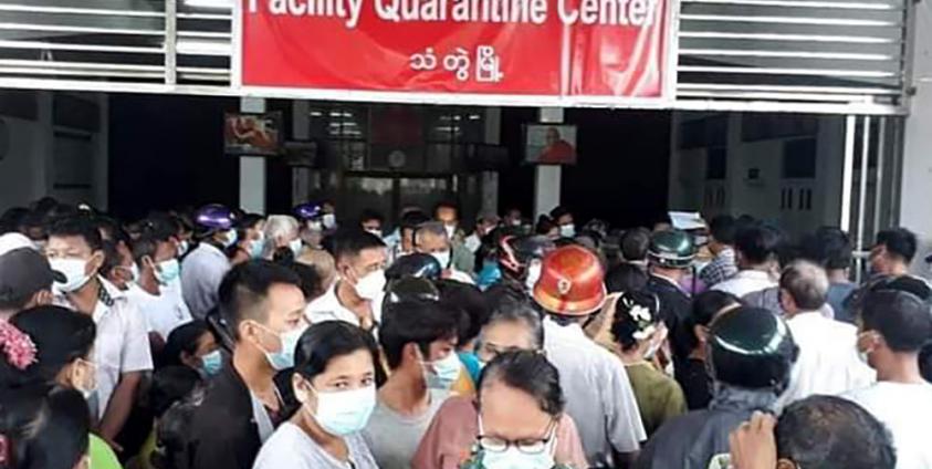 သံတွဲမြို့တွင် ဇူလိုင်လ ၃၀ ရက်နေ့က ကိုဗစ်ကာကွယ်ဆေးလာရောက်ထိုးနှံသည့်မြင်ကွင်း