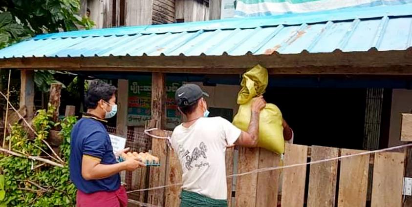 ဓါတ်ပုံ - စားသောက်ဖွယ်ရာများ ကူညီပံ့ပိုးမှုမြင်ကွင်း