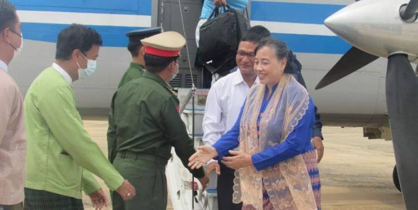 စစ်ကောင်စီမှ ငြိမ်းချမ်းရေးဆွေးနွေးပွဲသို့ ရောက်နေသည့် ALP ထိပ်ပိုင်းခေါင်းဆောင်များအား တွေ့ရစဉ်။