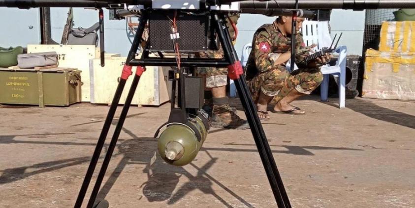 ဓါတ်ပုံ - Crd (ပုံဟောင်း)