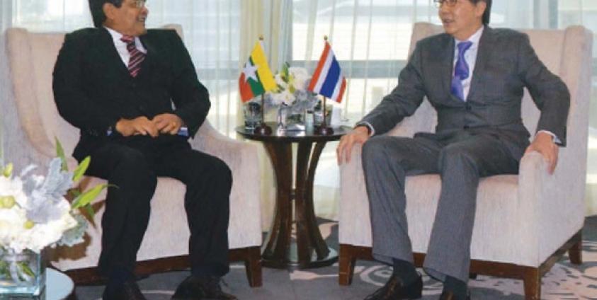 ဒုတိယသမ္မတ ဦးဉာဏ်ထွန်းနှင့် ထိုင်း ဒုတိယဝန်ကြီးချုပ် ဒေါက်တာဆွန်ကစ်ဂျာတုဆရီပီတက်တို့ တွေ့ဆုံစဉ်။ ဓာတ်ပုံ - Myawady